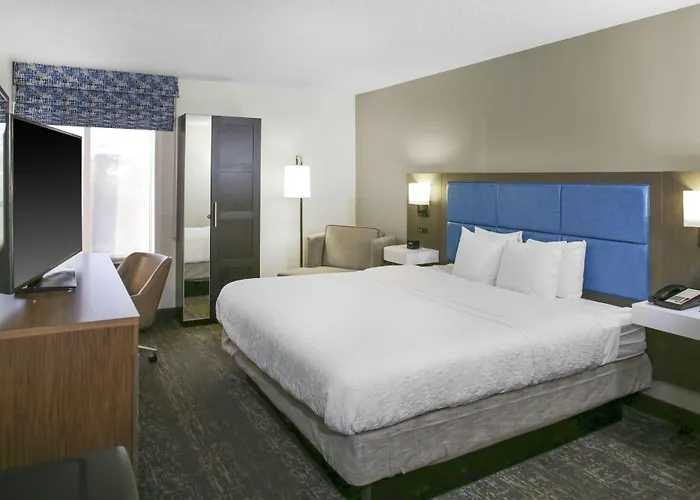Hampton Chicago / I-90 Hotel 2*
